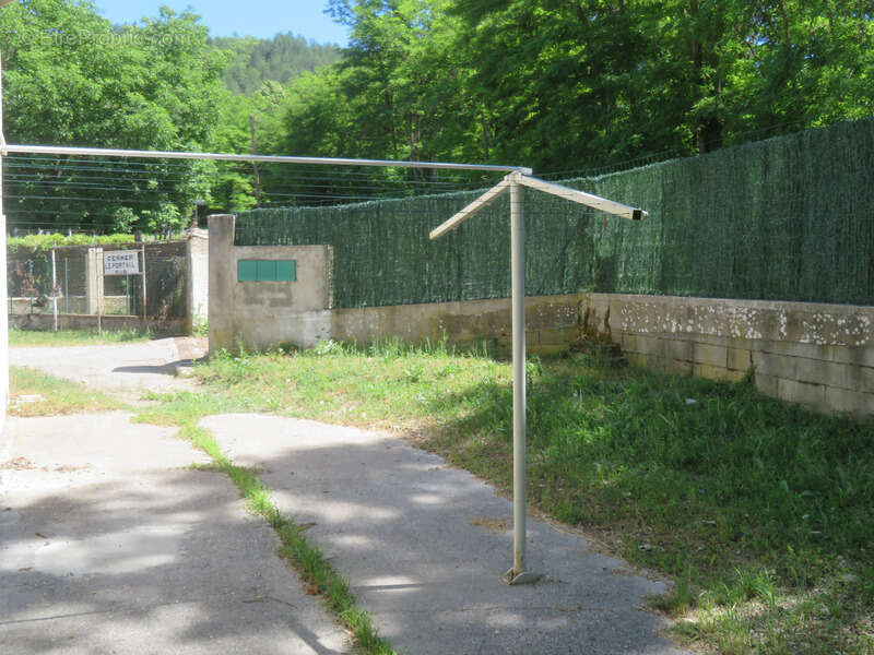 Appartement à LE CHAFFAUT-SAINT-JURSON