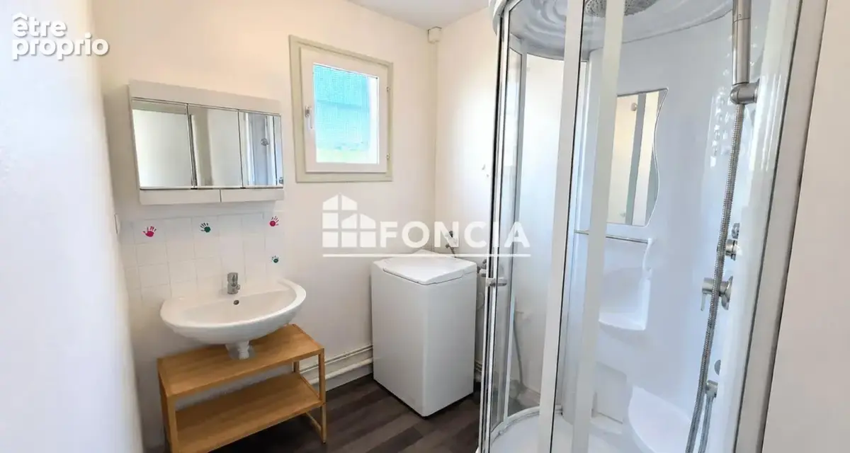 Maison à proximité des commerces - photo 6