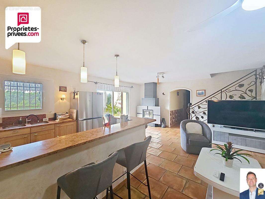 Maison à SAINT-CEZAIRE-SUR-SIAGNE