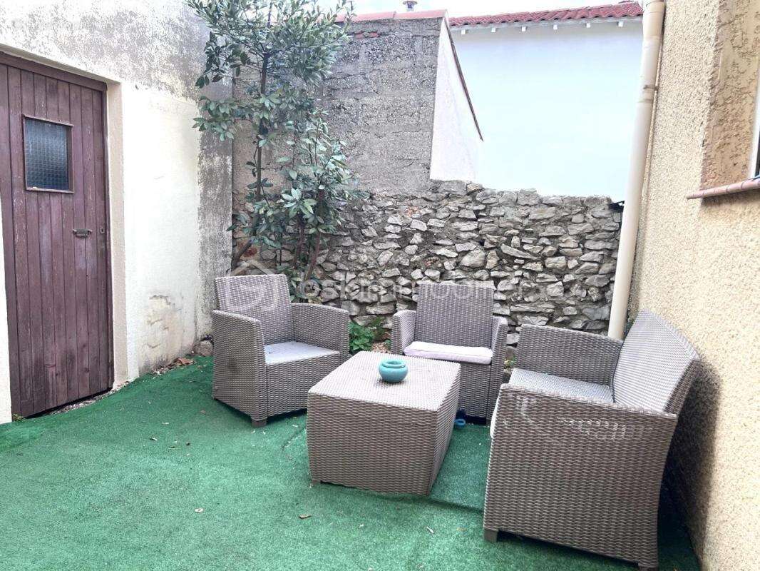 Maison F3 à rafraichir de plain pied de 94,46  m2, 2 chambres sur 191 m2 de terrain - photo 8