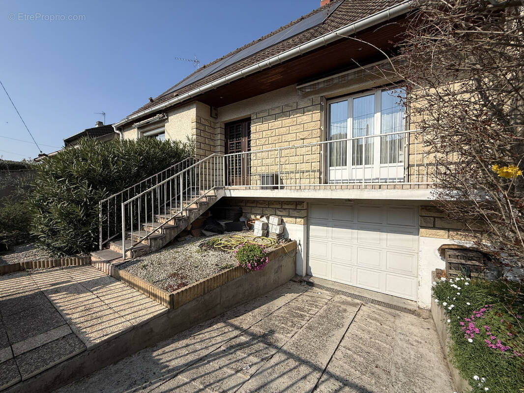 Maison à LE BLANC-MESNIL