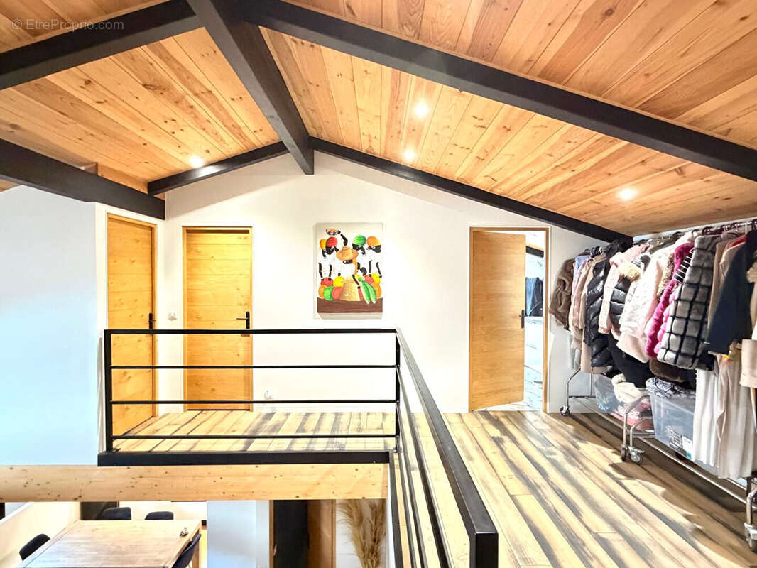 Ensemble immobilier de rendement, avec locaux professionnels et habitation à vendre dans le Val de L'Eyre - photo 9