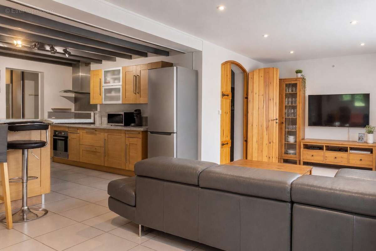Maison 88 m² à Le Pian-Medoc  - photo 2