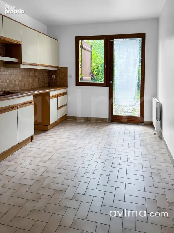 Maison familiale en plein coeur du village - photo 5