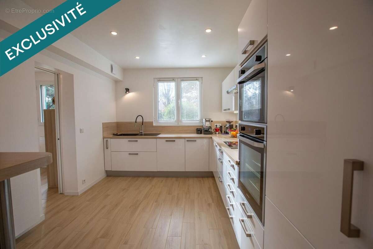 Photo 5 - Maison à LE MESNIL-SAINT-DENIS