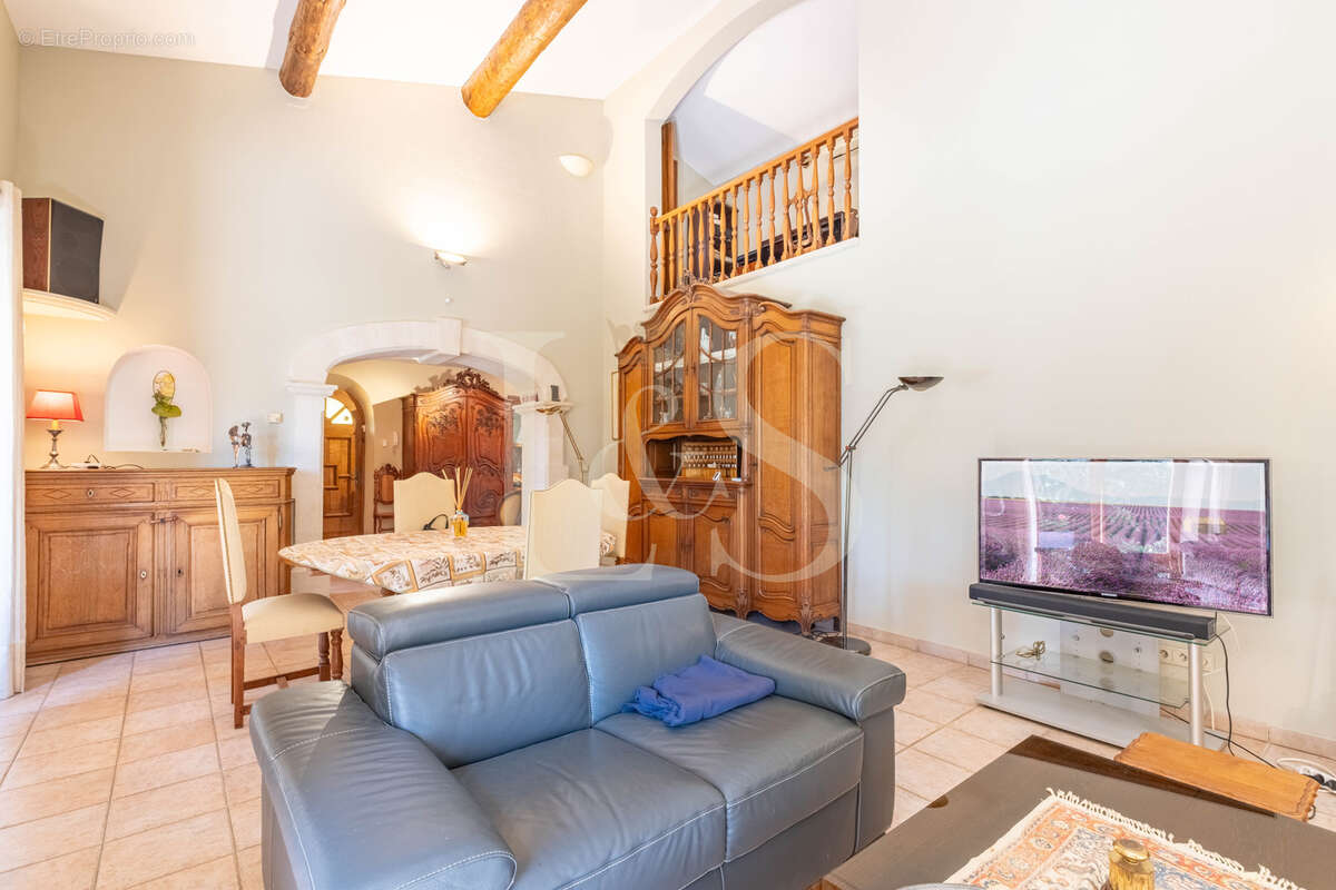 Maison à GRIGNAN