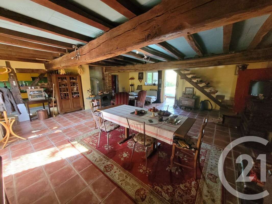 Maison 431 m² à Montpont-En-Bresse  - photo 4