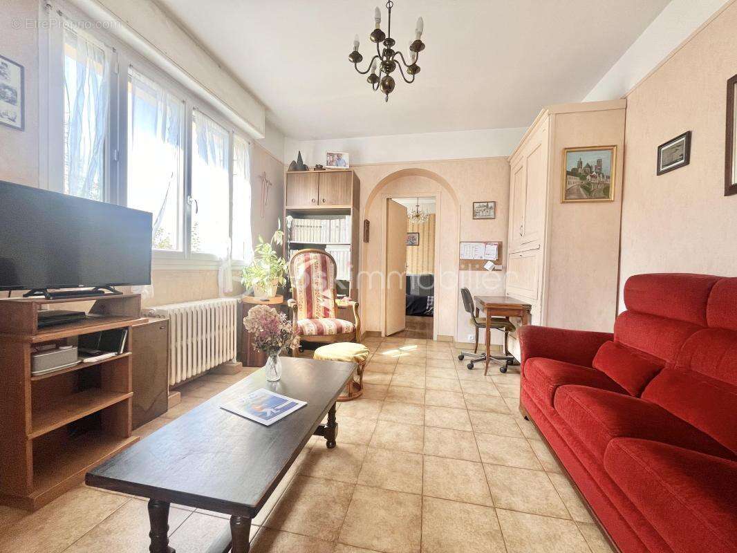 Maison familiale de 150m2 sur un terrain de 930m2 - photo 4