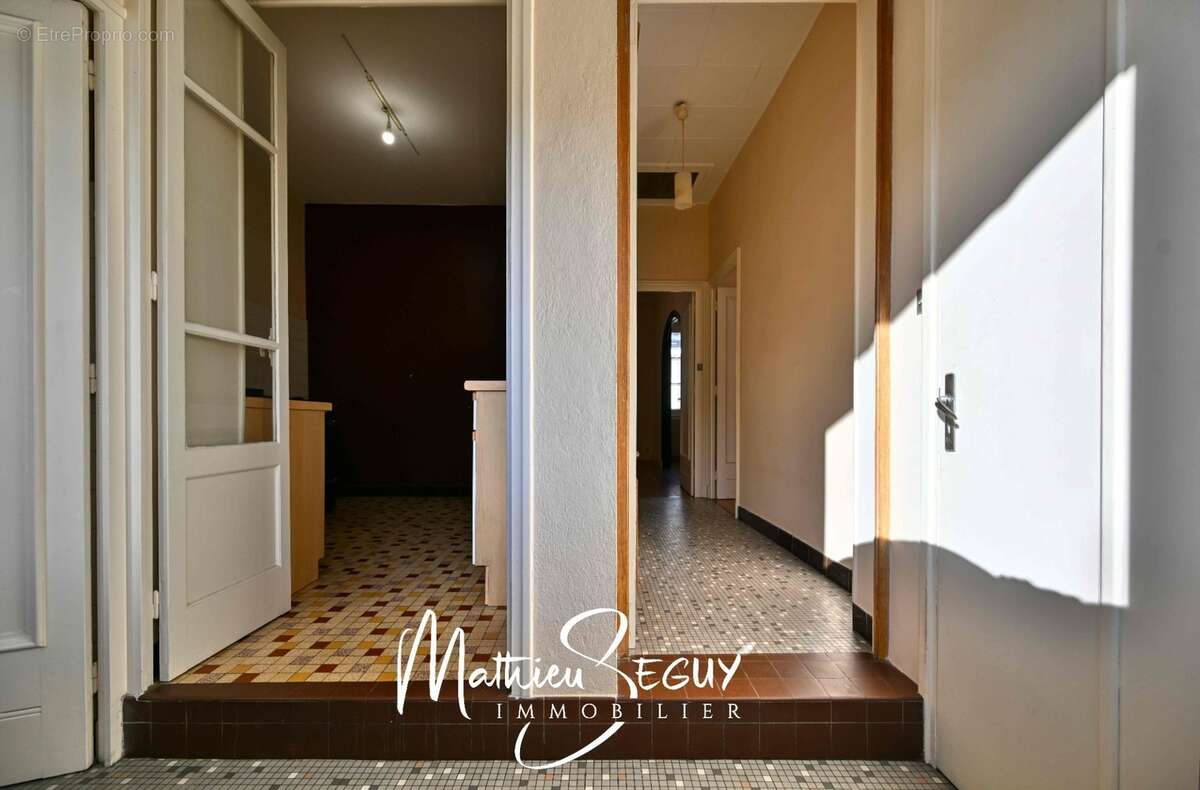Ancienne maison du menuisier avec son atelier au coeur du village de Millery - photo 34