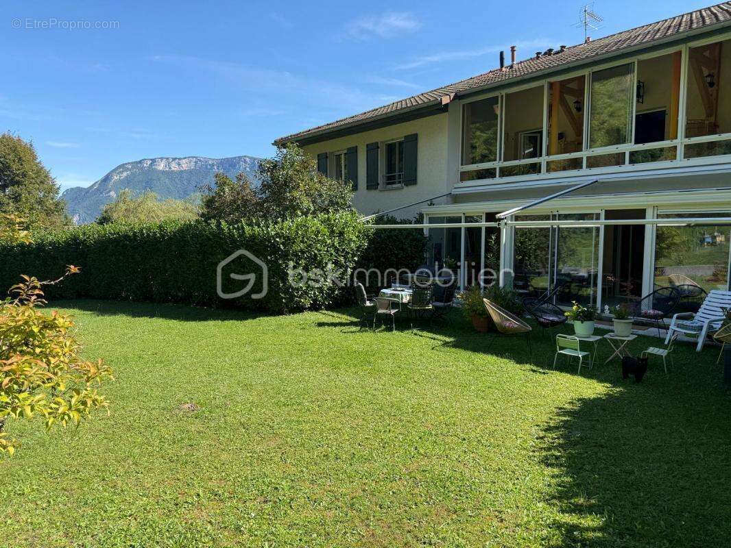 Appartement à SEVRIER