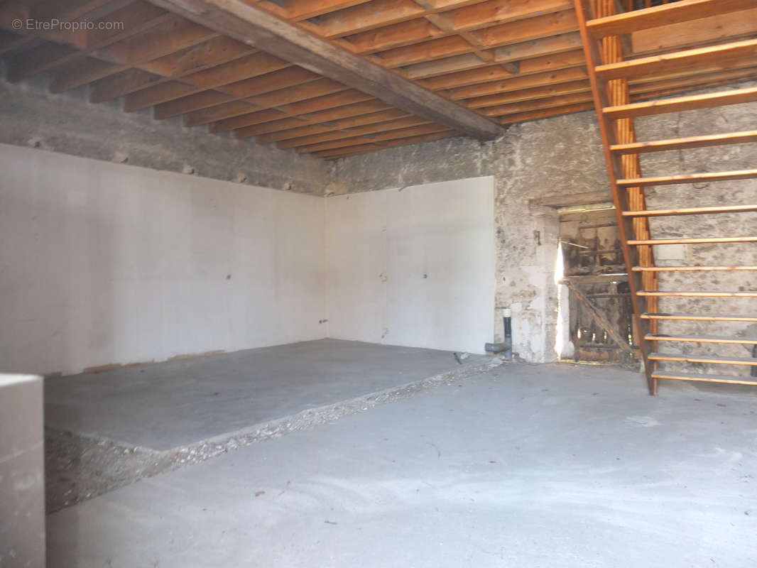 Grange de 58m² au sol - photo 2