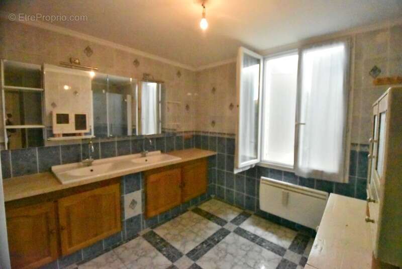 Maison à SAINT-YRIEIX-SUR-CHARENTE