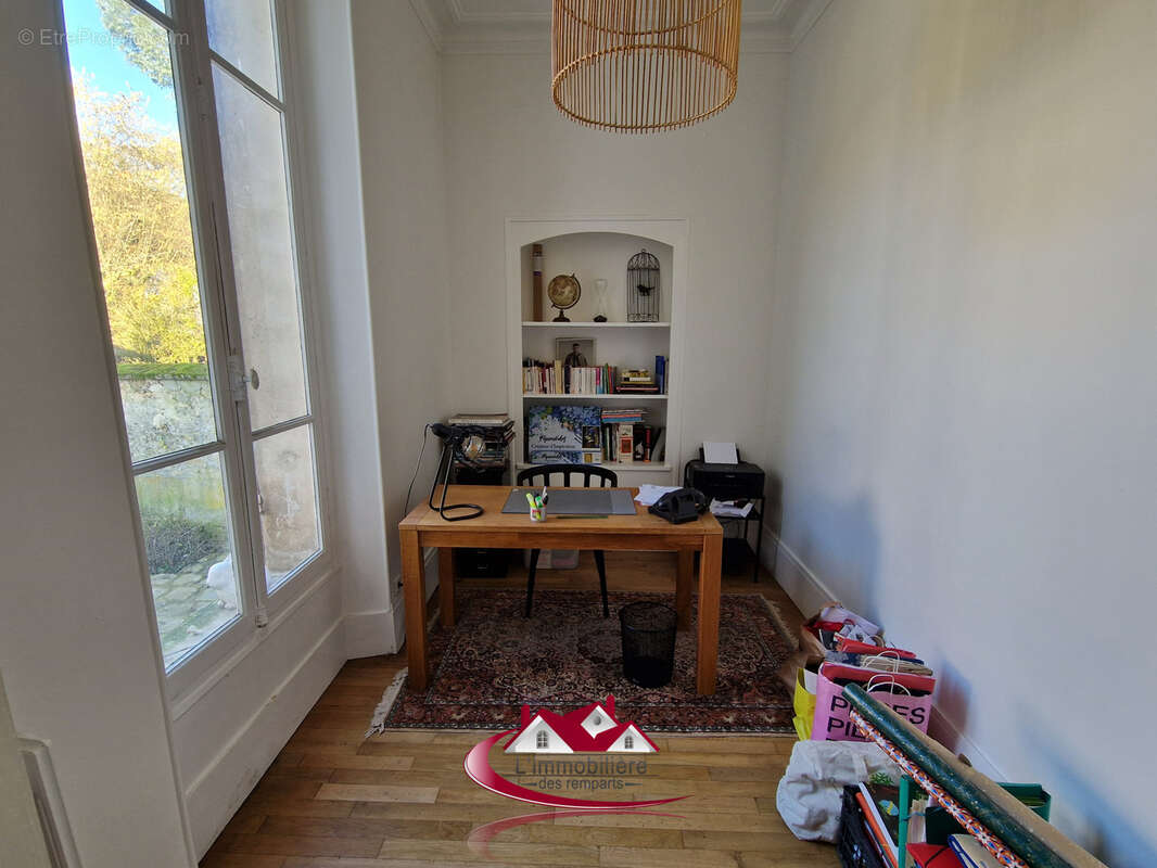 Maison à CHERISY