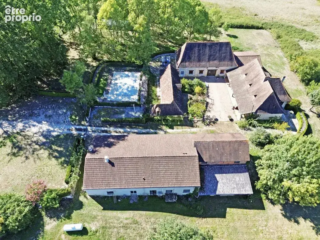 Propriété avec gîtes et chambres d'hôtes avec étang - photo 29