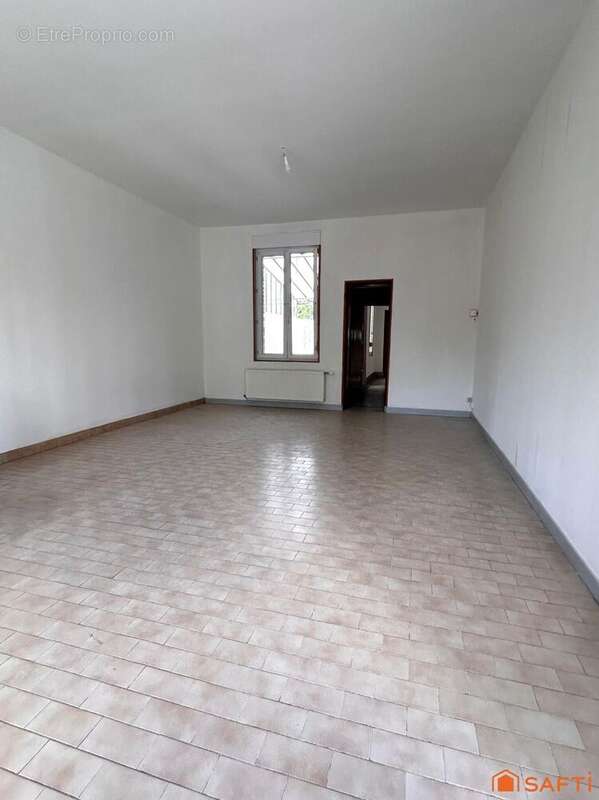 Maison 97 m² à Saint-Quentin  - photo 2