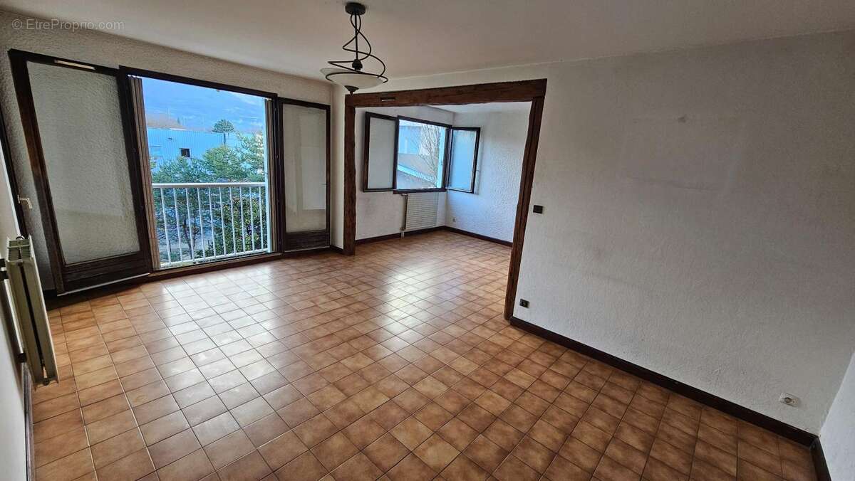 Appartement à MOIRANS