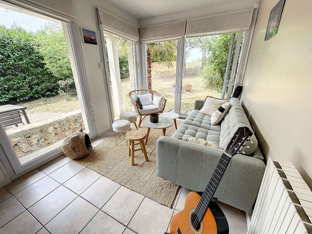 Maison à NEAUPHLE-LE-CHATEAU