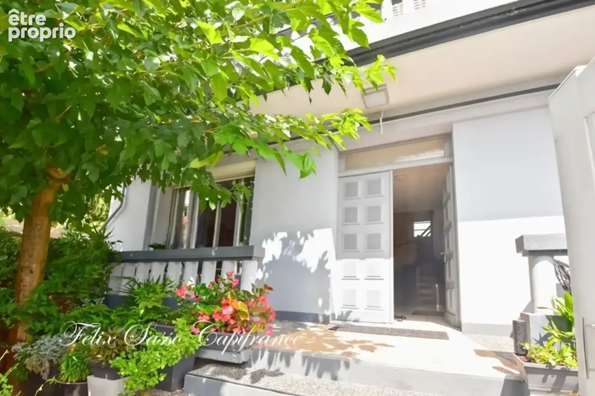 LOURDES (65),belle maison familiale d'environ 203 m2 avec 4 chambres et jardin ! - photo 3
