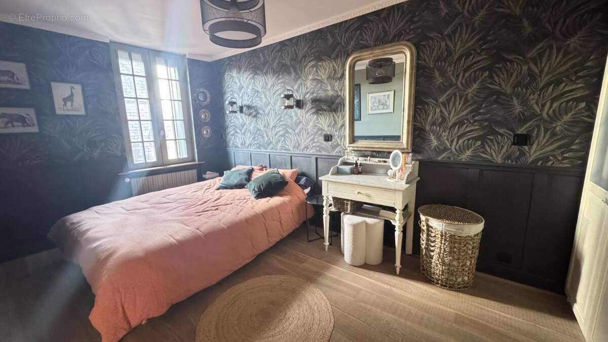 Maison à SAINT-ETIENNE-DU-ROUVRAY