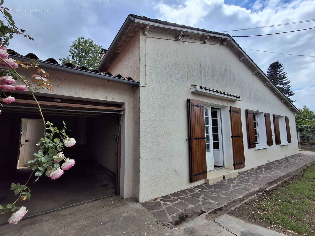 Maison à CHASSENEUIL-SUR-BONNIEURE