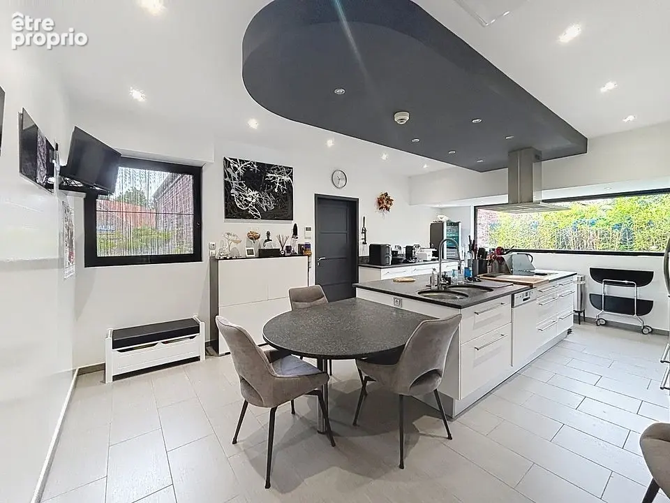 Capinghem, villa contemporaine de 312m²  avec piscine intérieure, 3 chs, 3 sdb, garage et cave - photo 13