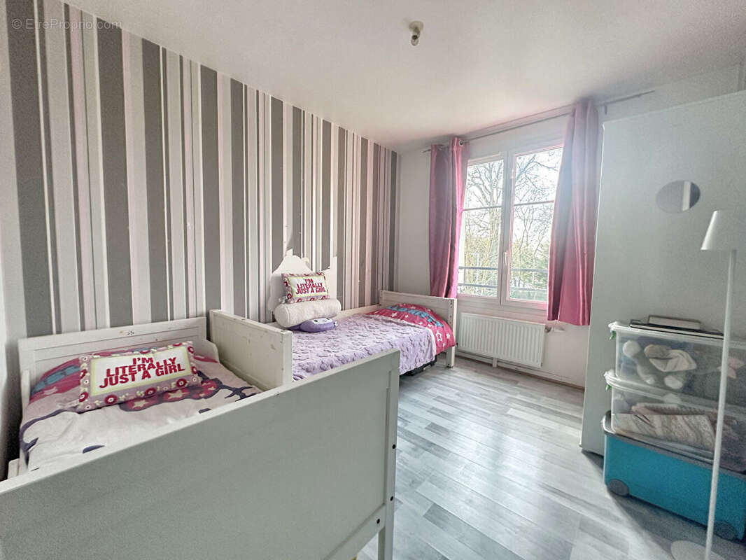 Maison à FONTENAY-LE-VICOMTE