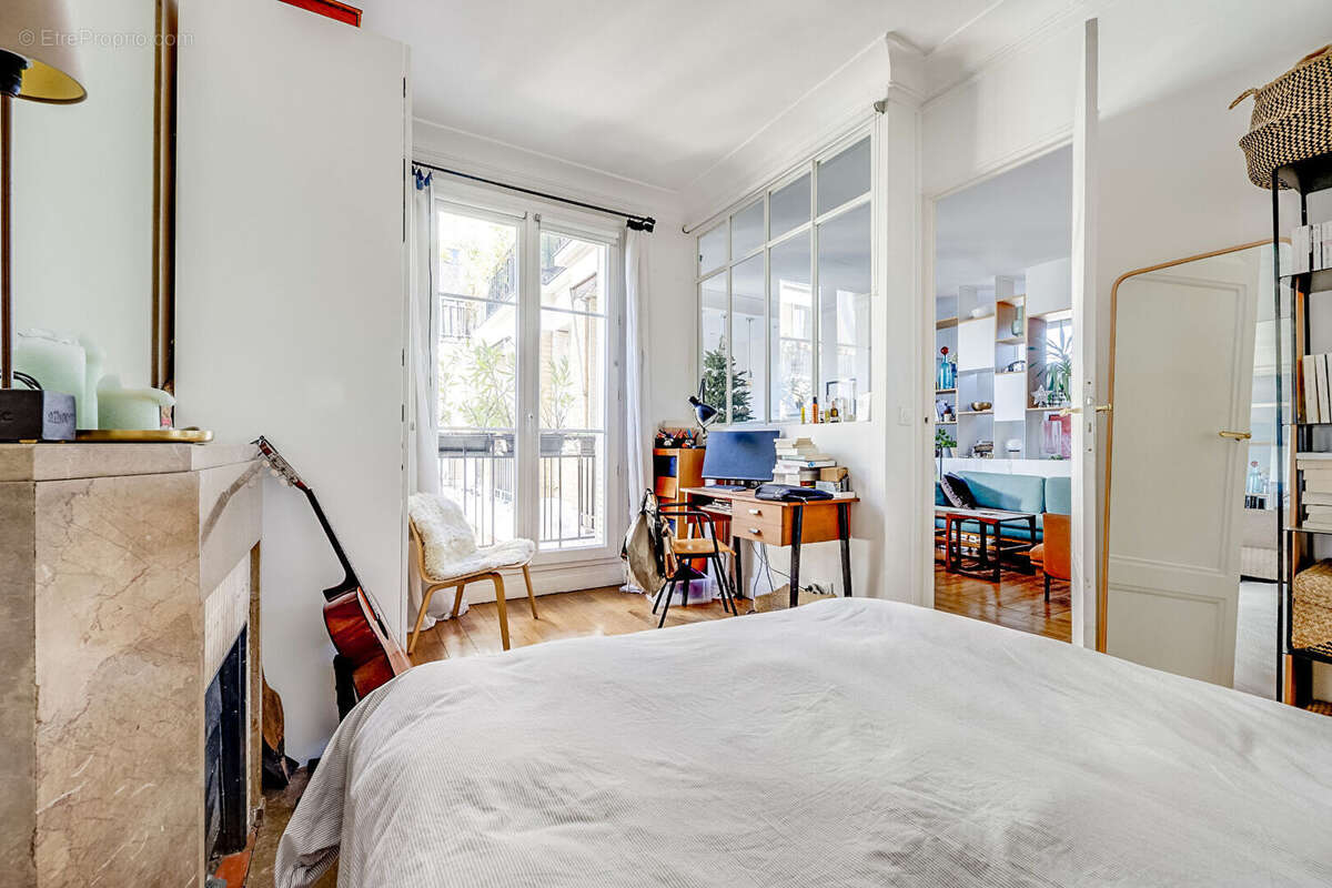 Appartement à PARIS-17E