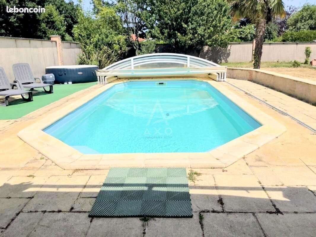 Maison à LES HERBIERS