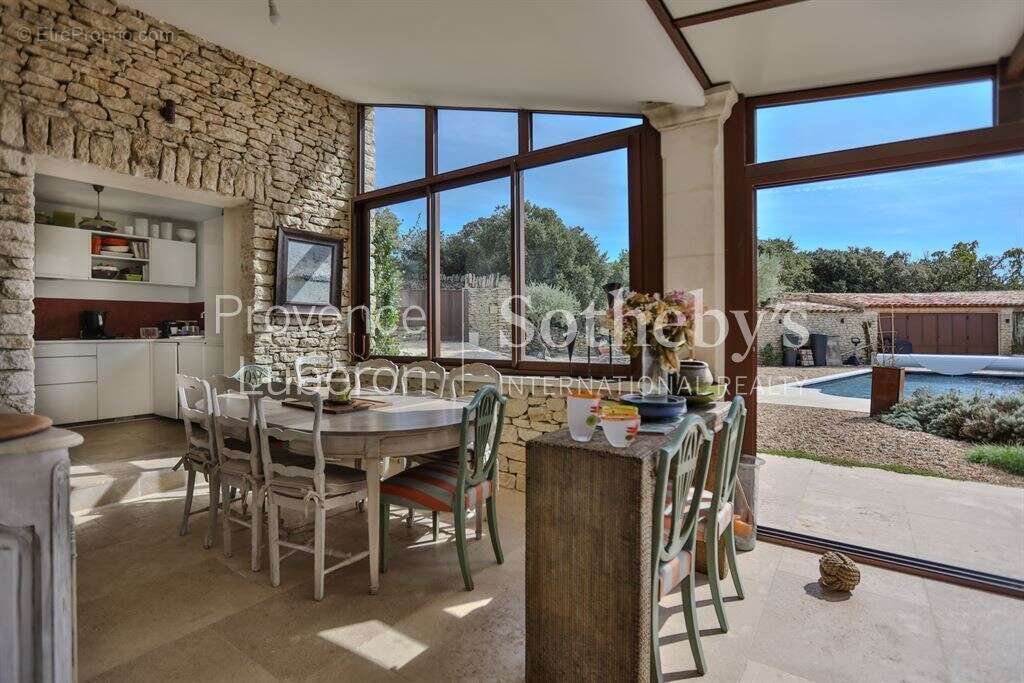 Maison à GORDES