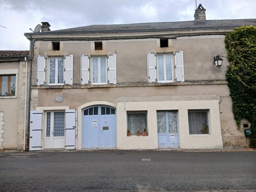 Maison à LIGUEUX