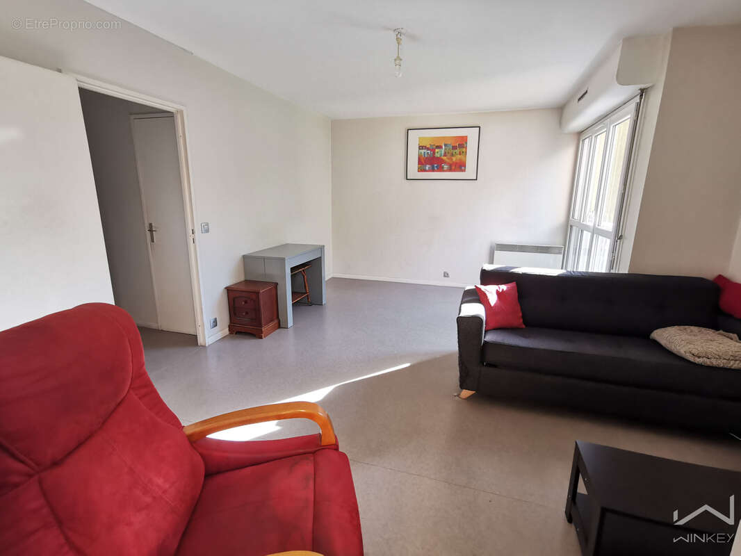 Appartement à EZANVILLE