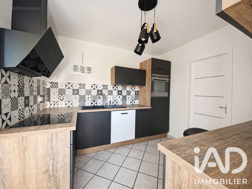 Maison 105 m² à Saint-Cernin-De-Larche  - photo 4