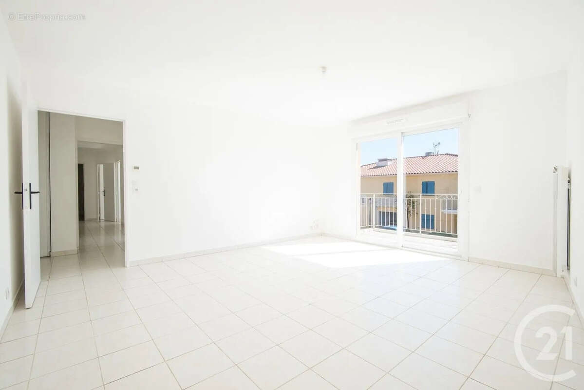 Appartement 85 m² à Antibes  - photo 2