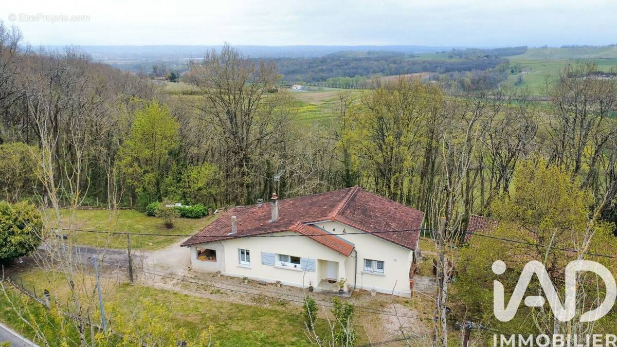 Photo 1 - Maison à MIRABEL