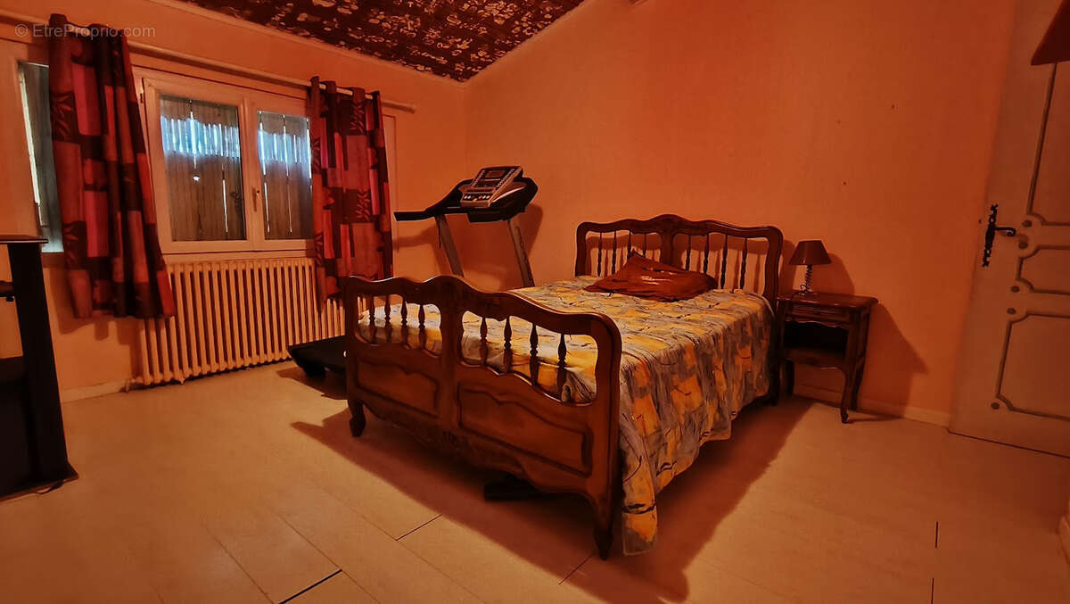 Propriété de caractère   Maison bourgeoise en pierre, dépendances et 2,5 hectares de terrain - photo 13