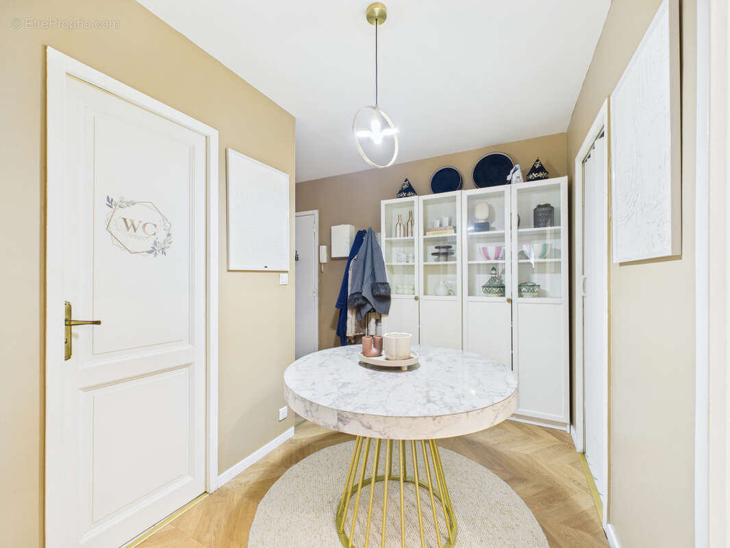 Appartement à SARTROUVILLE