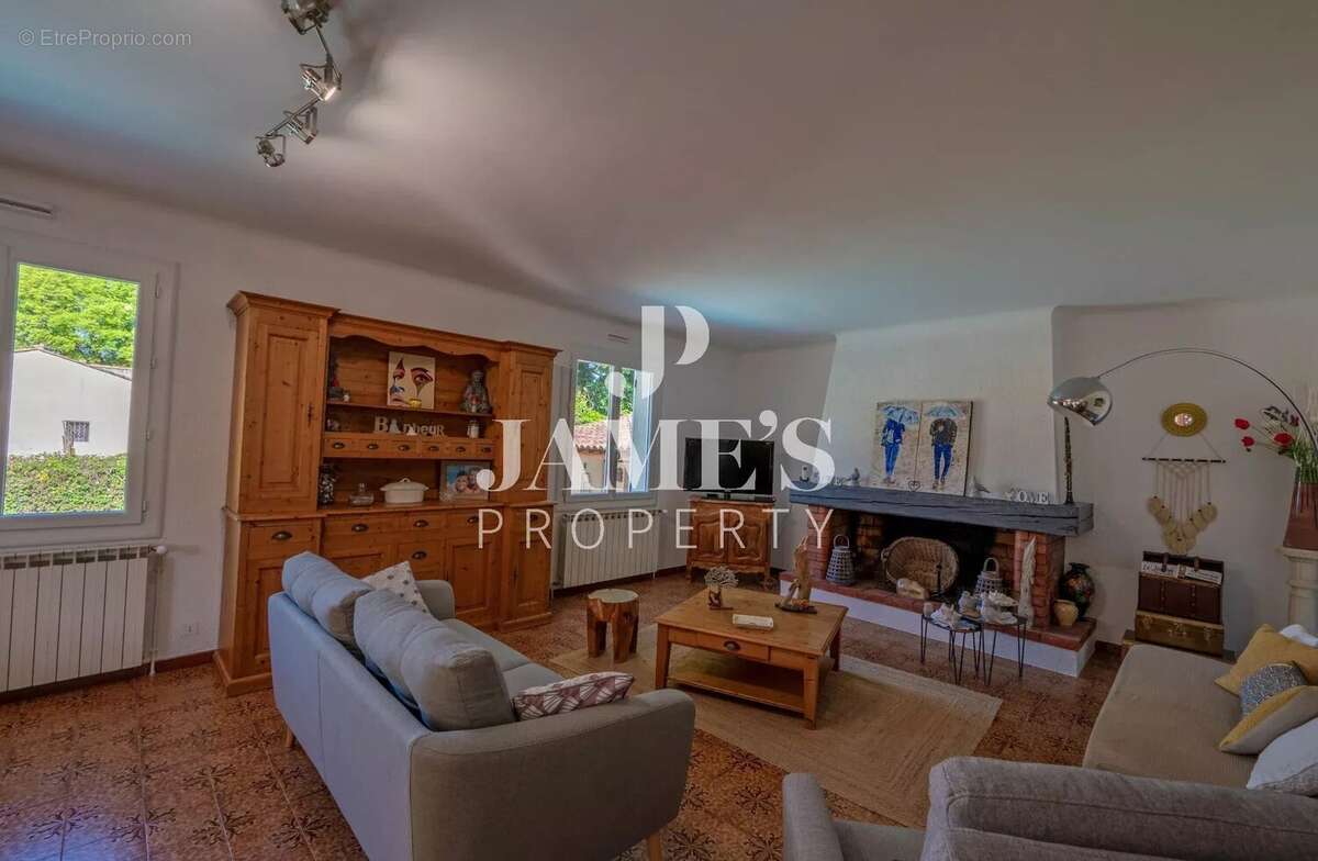 Maison à SAINT-ETIENNE-DU-GRES