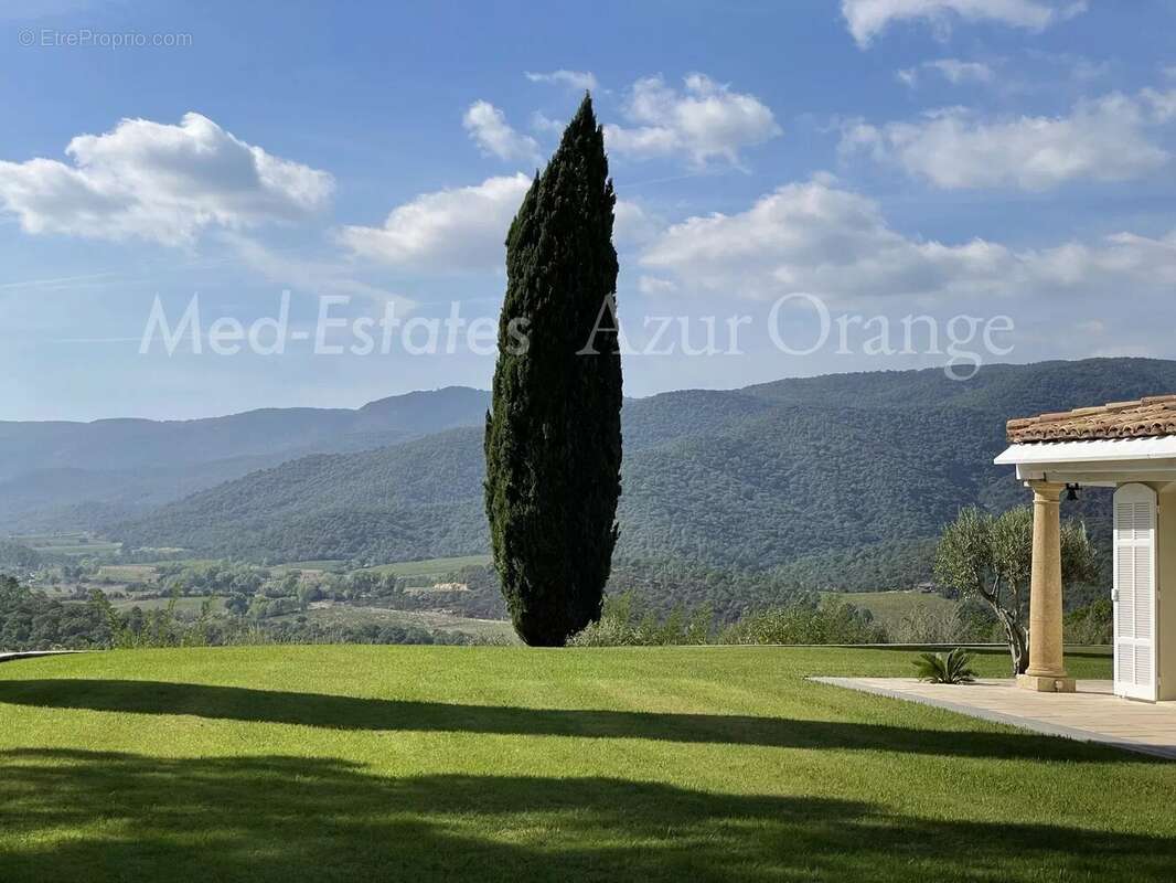 Propriété unique de 27 hectares au calme - superbes vues - photo 2