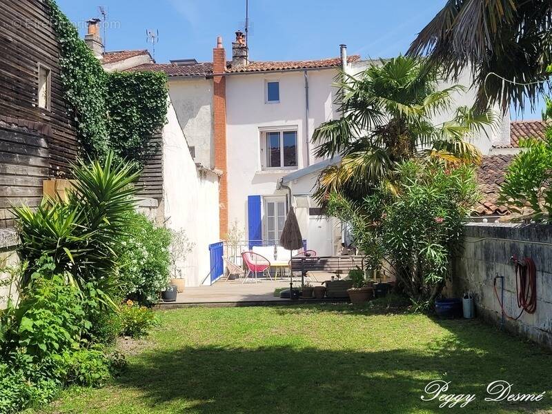 Maison à SAINTES