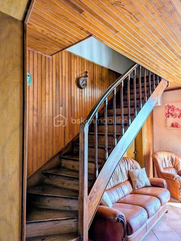 Maison à SAINT-CHRISTOPHE-DE-DOUBLE