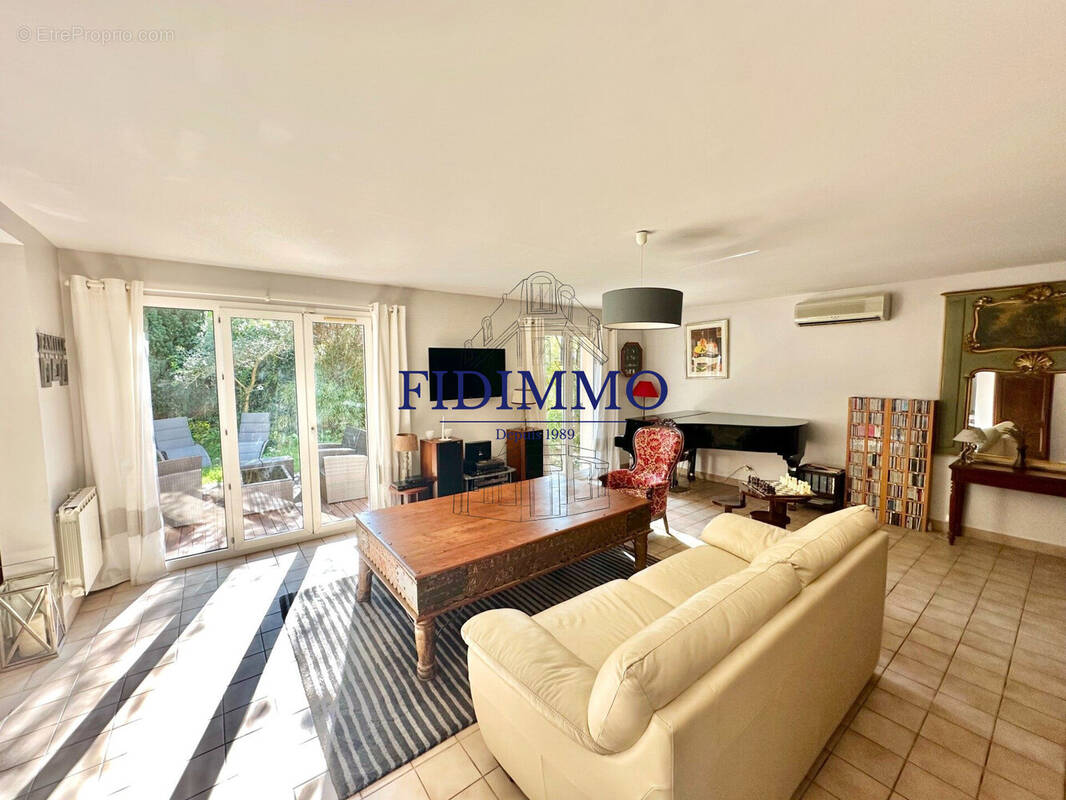 Maison à CHENNEVIERES-SUR-MARNE