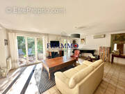 Maison à CHENNEVIERES-SUR-MARNE