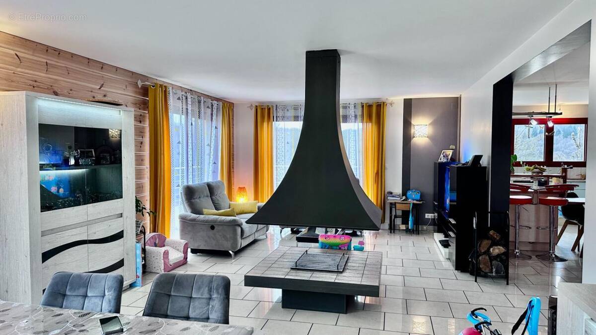 Maison à VILLARS-SOUS-ECOT