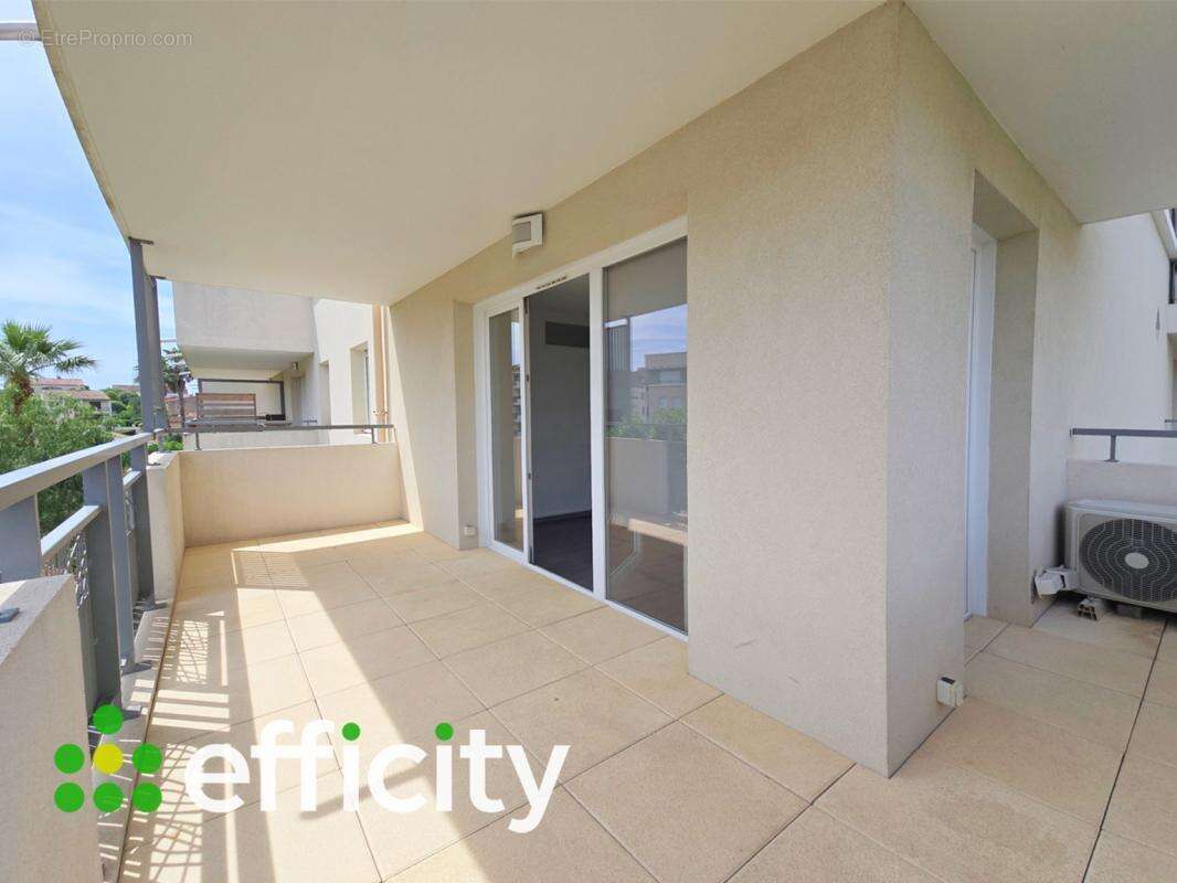Appartement à PUGET-SUR-ARGENS