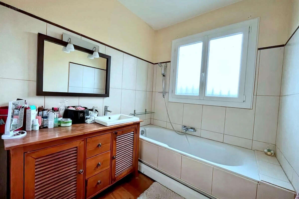 Maison à CRECY-LA-CHAPELLE