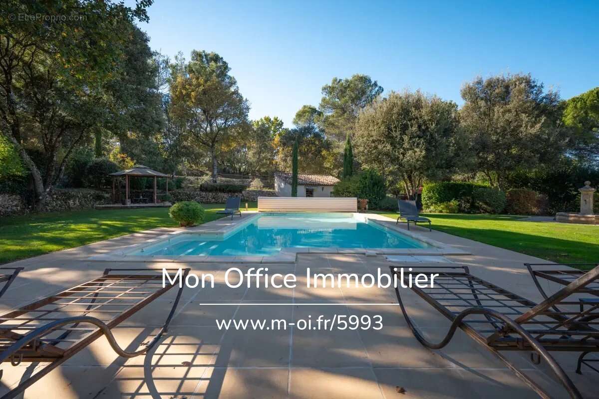 Référence : 5993-VCL. - Superbe propriété avec piscine - Parc paysager - Pays d'Aix en Provence - photo 4