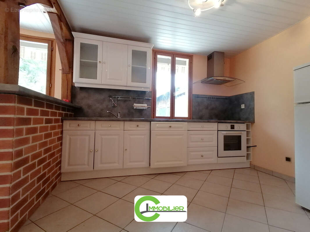 Maison à SEMUR-EN-VALLON