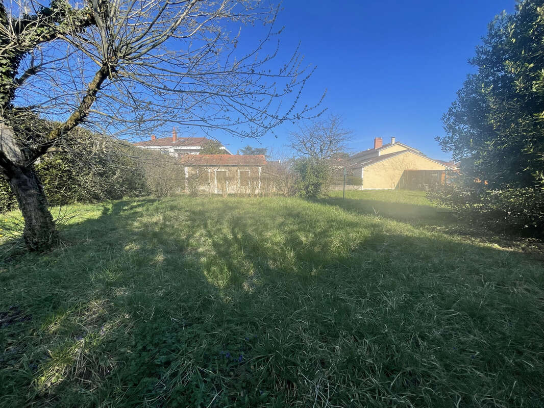 Terrain à LYON-5E