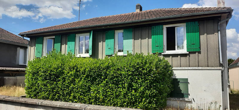 Maison à GUEUGNON