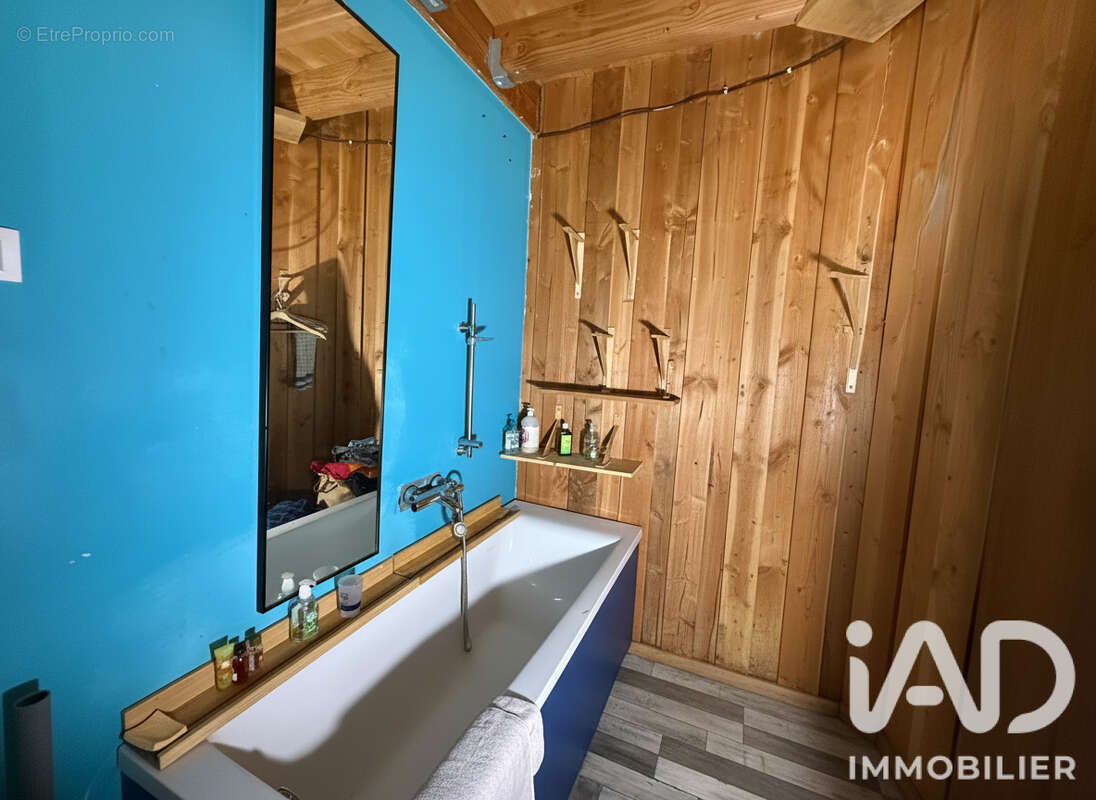 Maison 38 m² à Saint-Rivoal  - photo 8